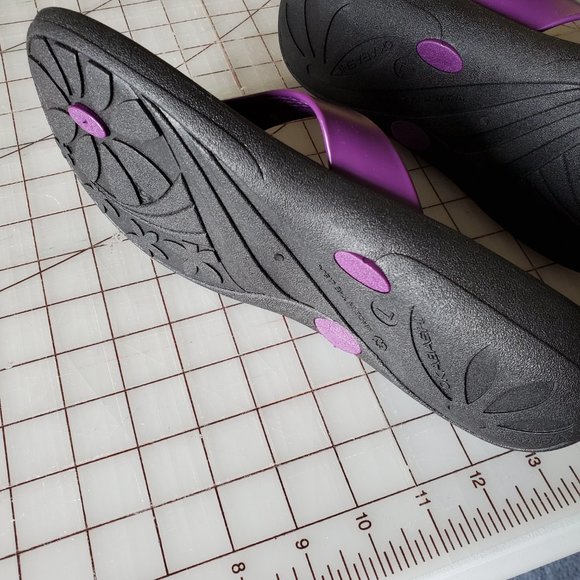 Okabashi Women's Breeze Flip Flops in Black & Purple size L - Picture 4 of 4